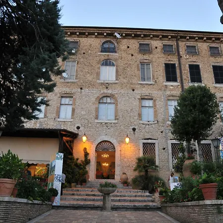 Il Cavalier D'arpino Hotel