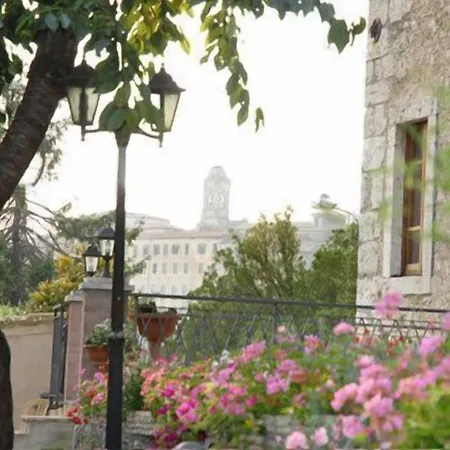Il Cavalier D'arpino Otel Arpino