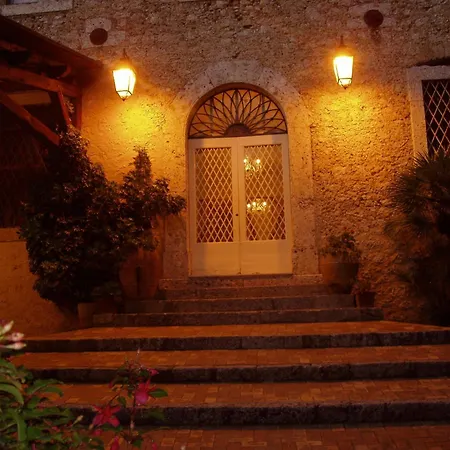 Hotel Il Cavalier D'arpino 3*