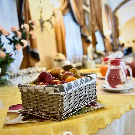 Il Cavalier D'arpino Otel Arpino