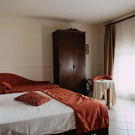 Il Cavalier D'arpino Otel 3*