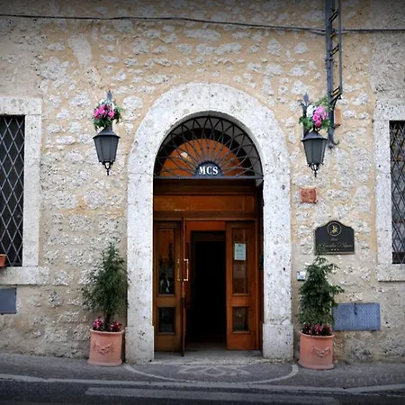 Hotell Il Cavalier D'arpino 3*